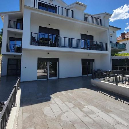 Fantasia Del Mare Apartment And Rooms Dramalj Bagian luar foto