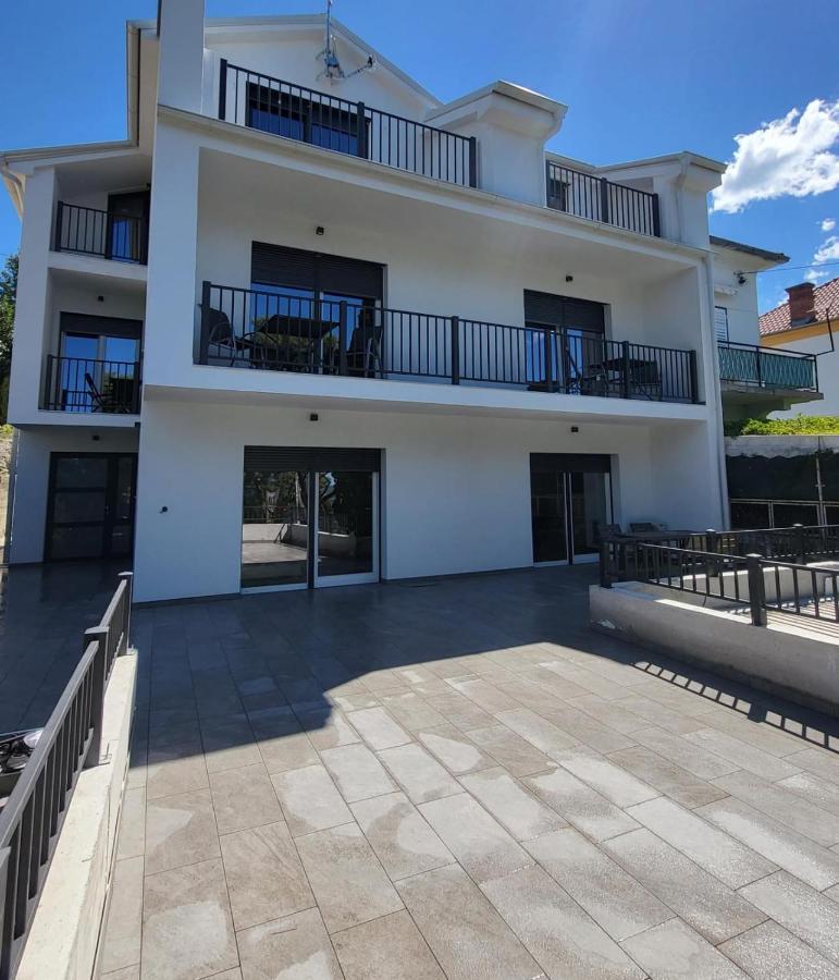 Fantasia Del Mare Apartment And Rooms Dramalj Bagian luar foto