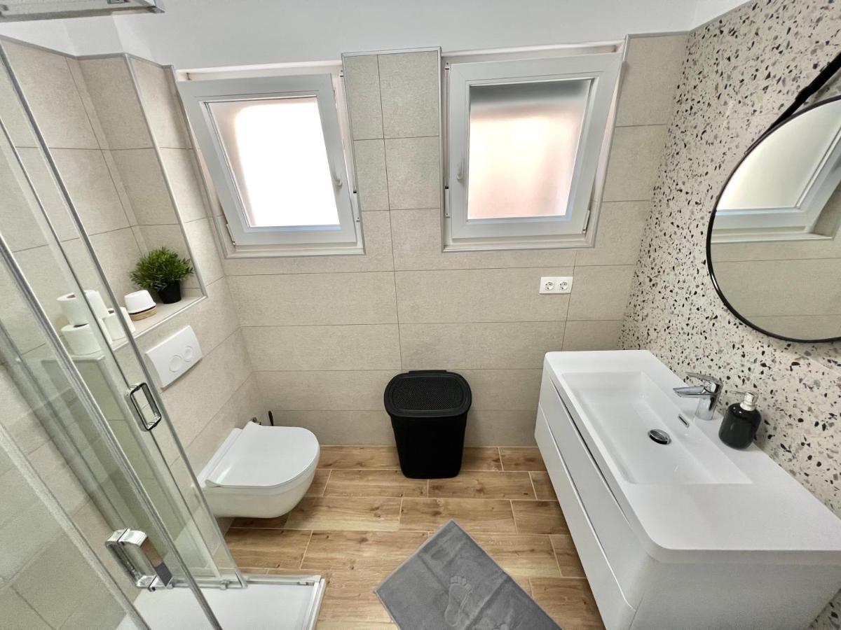 Fantasia Del Mare Apartment And Rooms Dramalj Bagian luar foto
