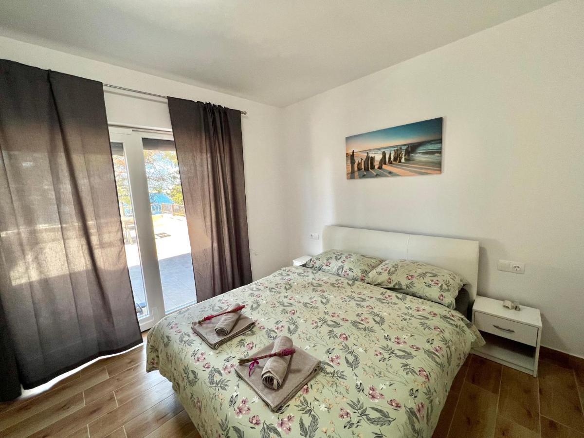 Fantasia Del Mare Apartment And Rooms Dramalj Bagian luar foto